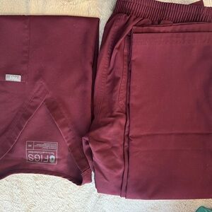 FIGS Burgundy Scrub Set